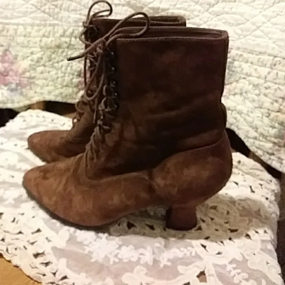 Boots - Picture 1 of 5